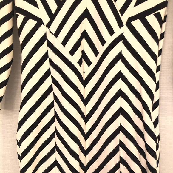 Large Black and White Bebe Dress - Picture 3 of 8